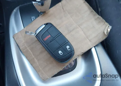 2014 Dodge Journey Sxt z USA, uszkodzony, nr VIN 3C4PDCBB5ET235684